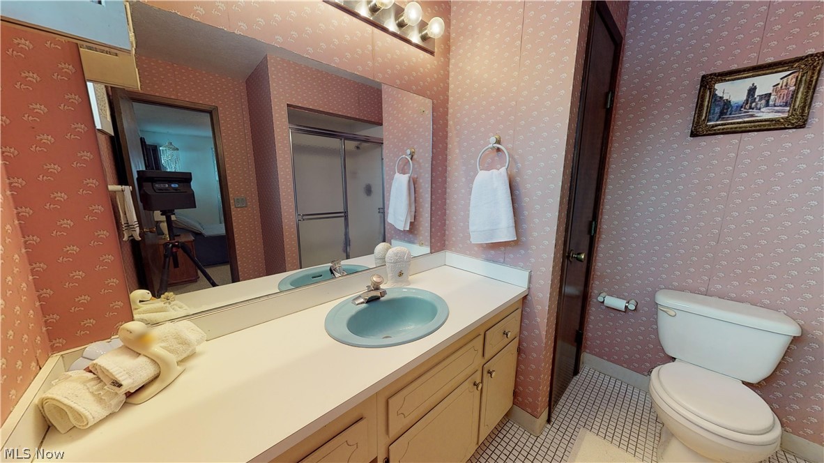 1037 Brainard Road Cleveland, OH 44143 - Photo 18 of 20 Master Bath