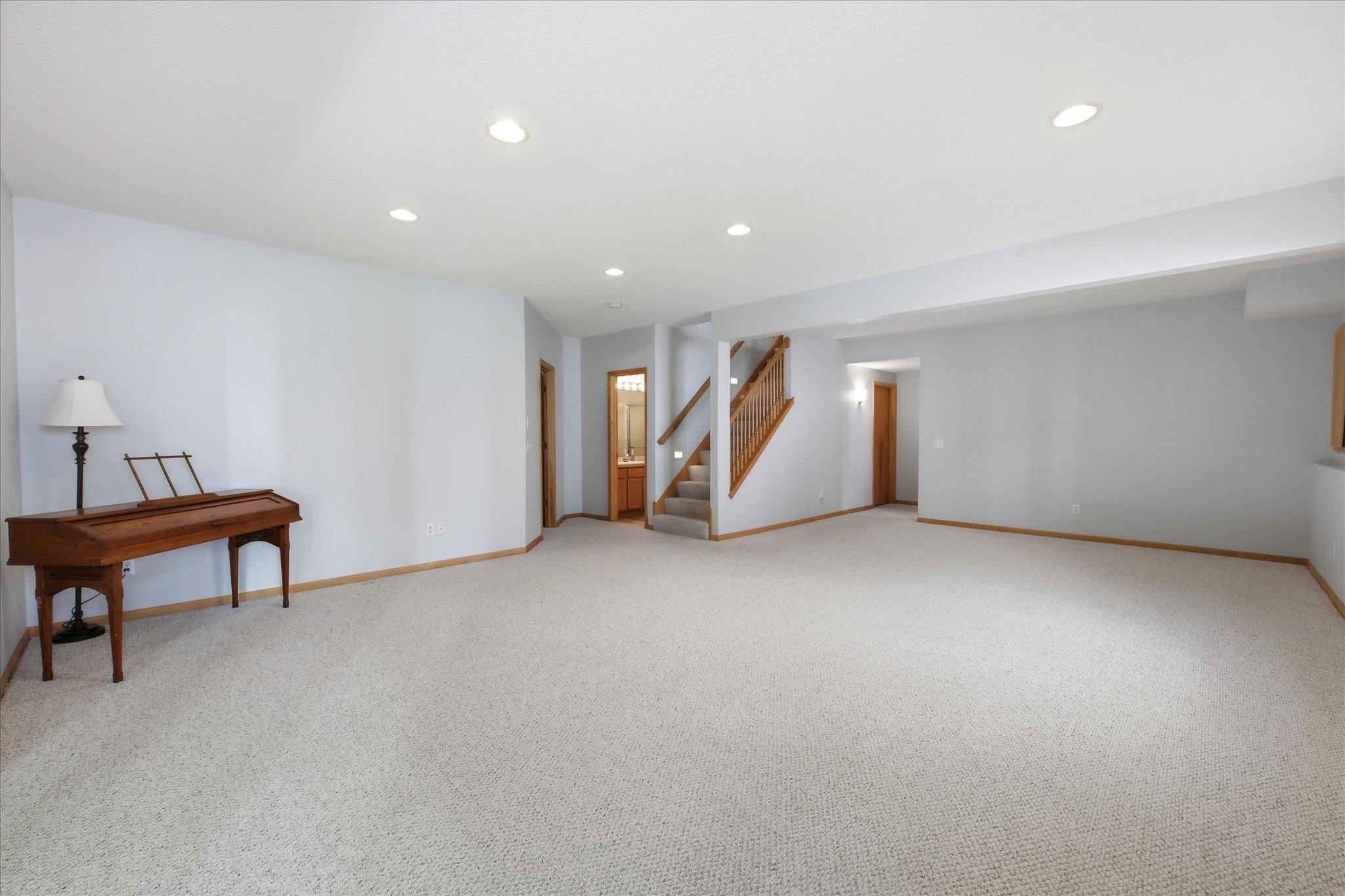 11137 Wyoming Road Bloomington, MN 55438 - Photo 40 of 45 Gallery Image 40