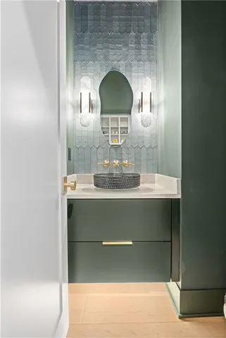 $875,000 | 4 Broken Arrow Court, Lake Winnebago, MO 64034