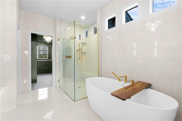 $875,000 | 4 Broken Arrow Court, Lake Winnebago, MO 64034