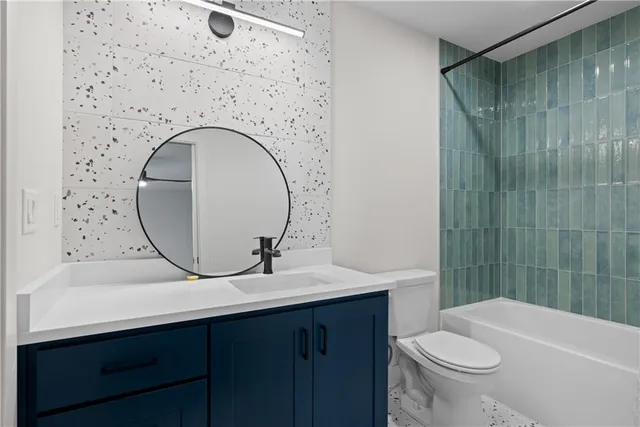 $875,000 | 4 Broken Arrow Court, Lake Winnebago, MO 64034