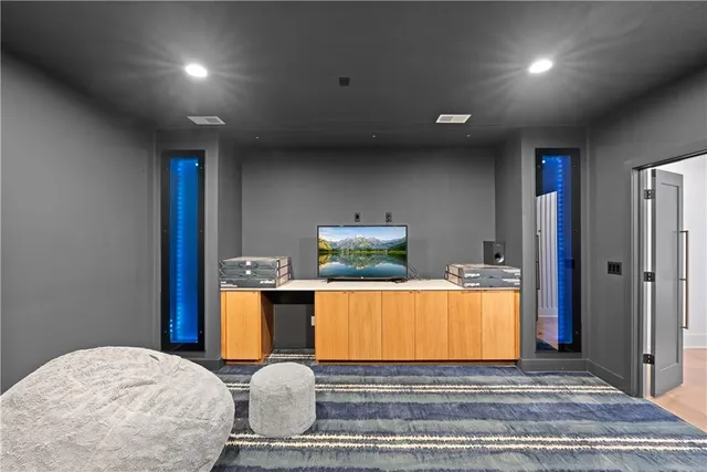 $875,000 | 4 Broken Arrow Court, Lake Winnebago, MO 64034