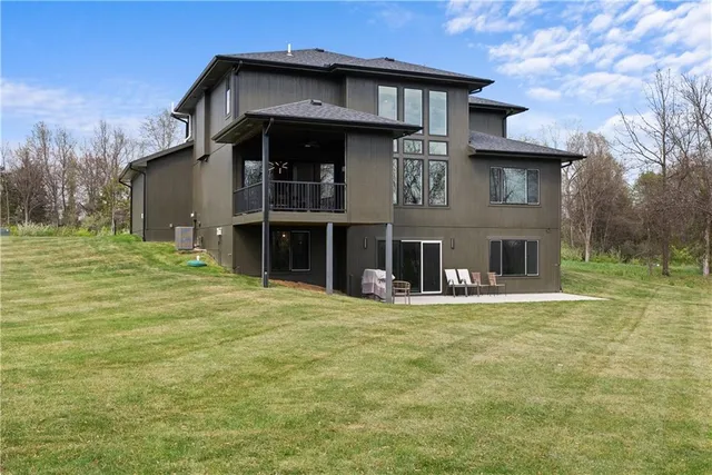 $875,000 | 4 Broken Arrow Court, Lake Winnebago, MO 64034