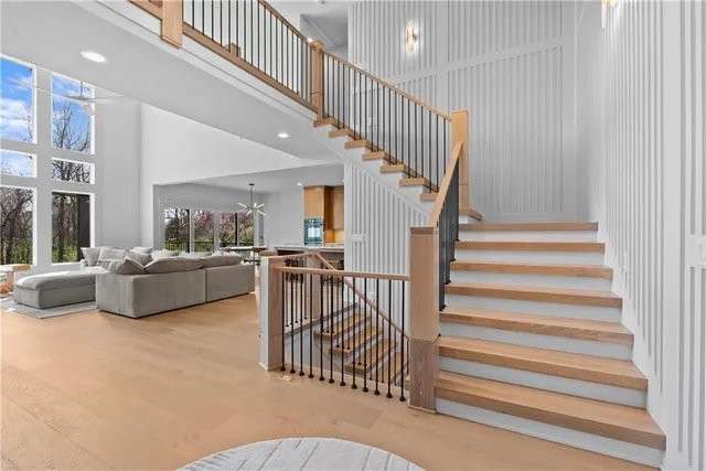 $875,000 | 4 Broken Arrow Court, Lake Winnebago, MO 64034