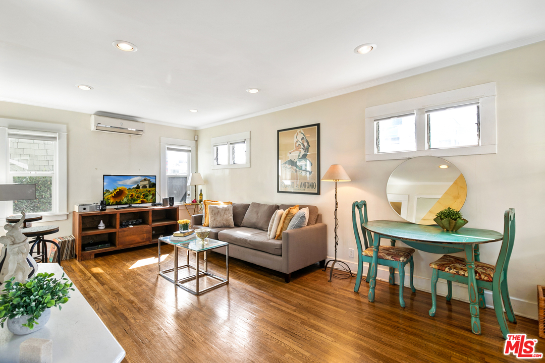 6821 Fountain Avenue Los Angeles, CA 90028 - Photo 2 of 21