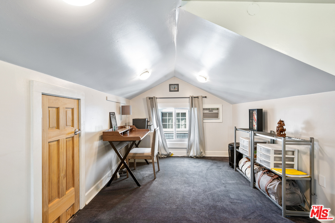 6821 Fountain Avenue Los Angeles, CA 90028 - Photo 14 of 21