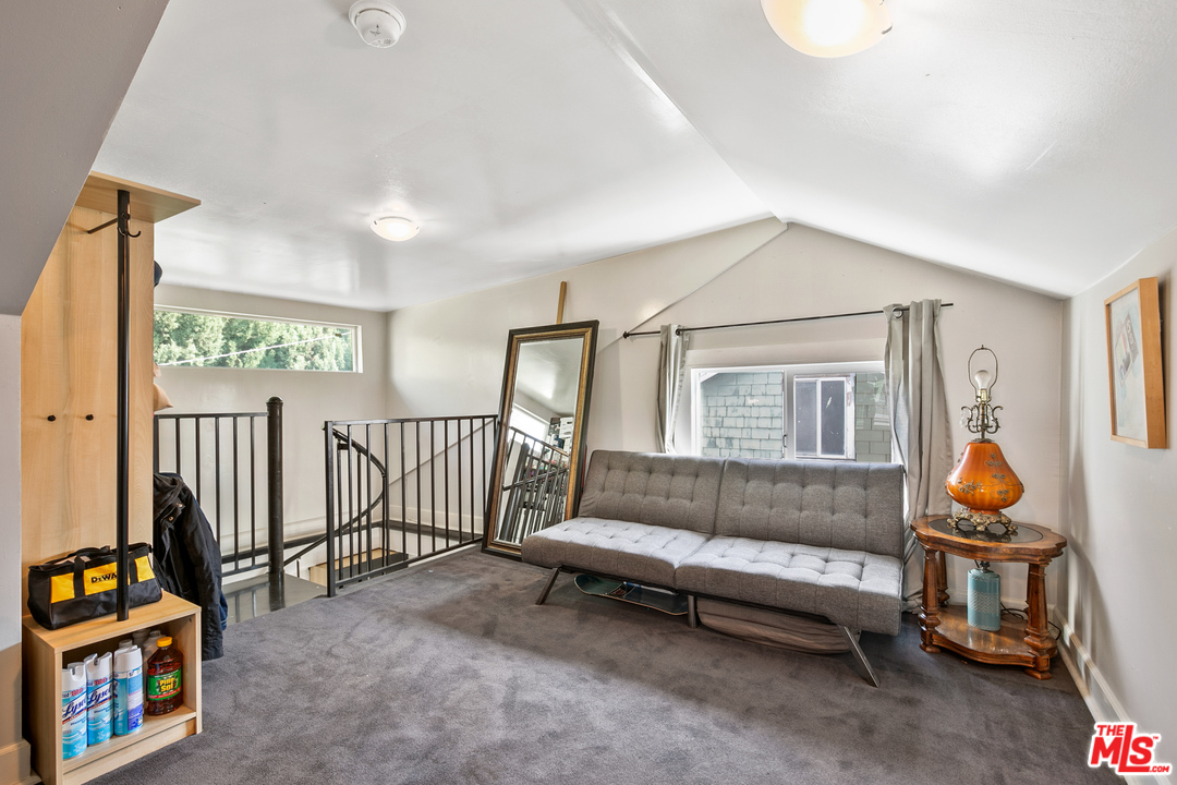 6821 Fountain Avenue Los Angeles, CA 90028 - Photo 15 of 21