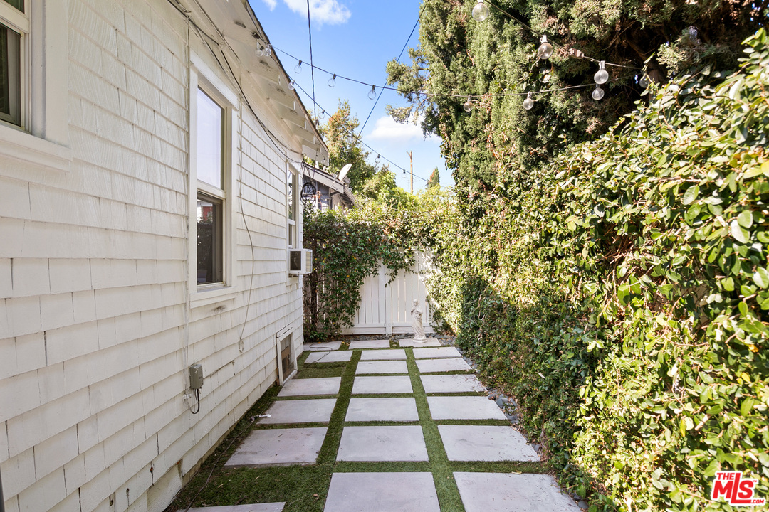 6821 Fountain Avenue Los Angeles, CA 90028 - Photo 16 of 21