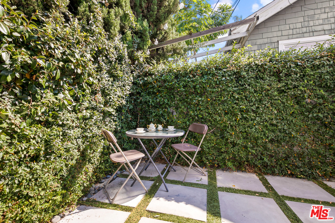 6821 Fountain Avenue Los Angeles, CA 90028 - Photo 17 of 21