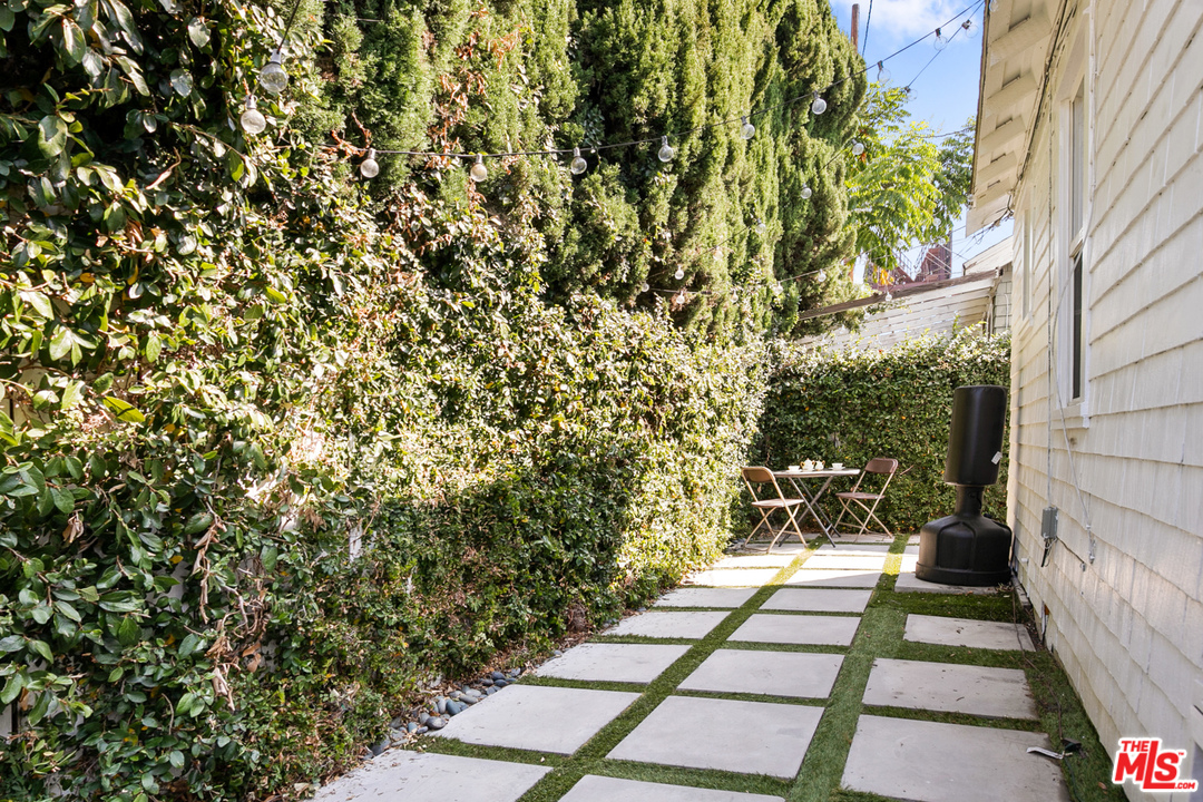 6821 Fountain Avenue Los Angeles, CA 90028 - Photo 18 of 21