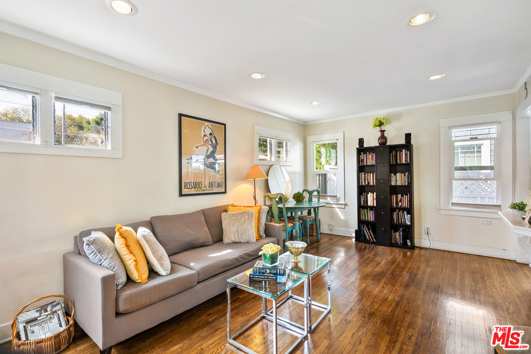 6821 Fountain Avenue Los Angeles, CA 90028 - Photo 3 of 21