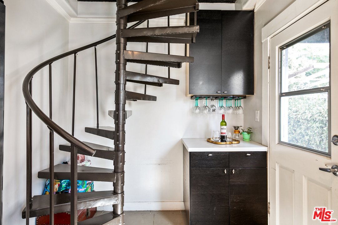 6821 Fountain Avenue Los Angeles, CA 90028 - Photo 9 of 21