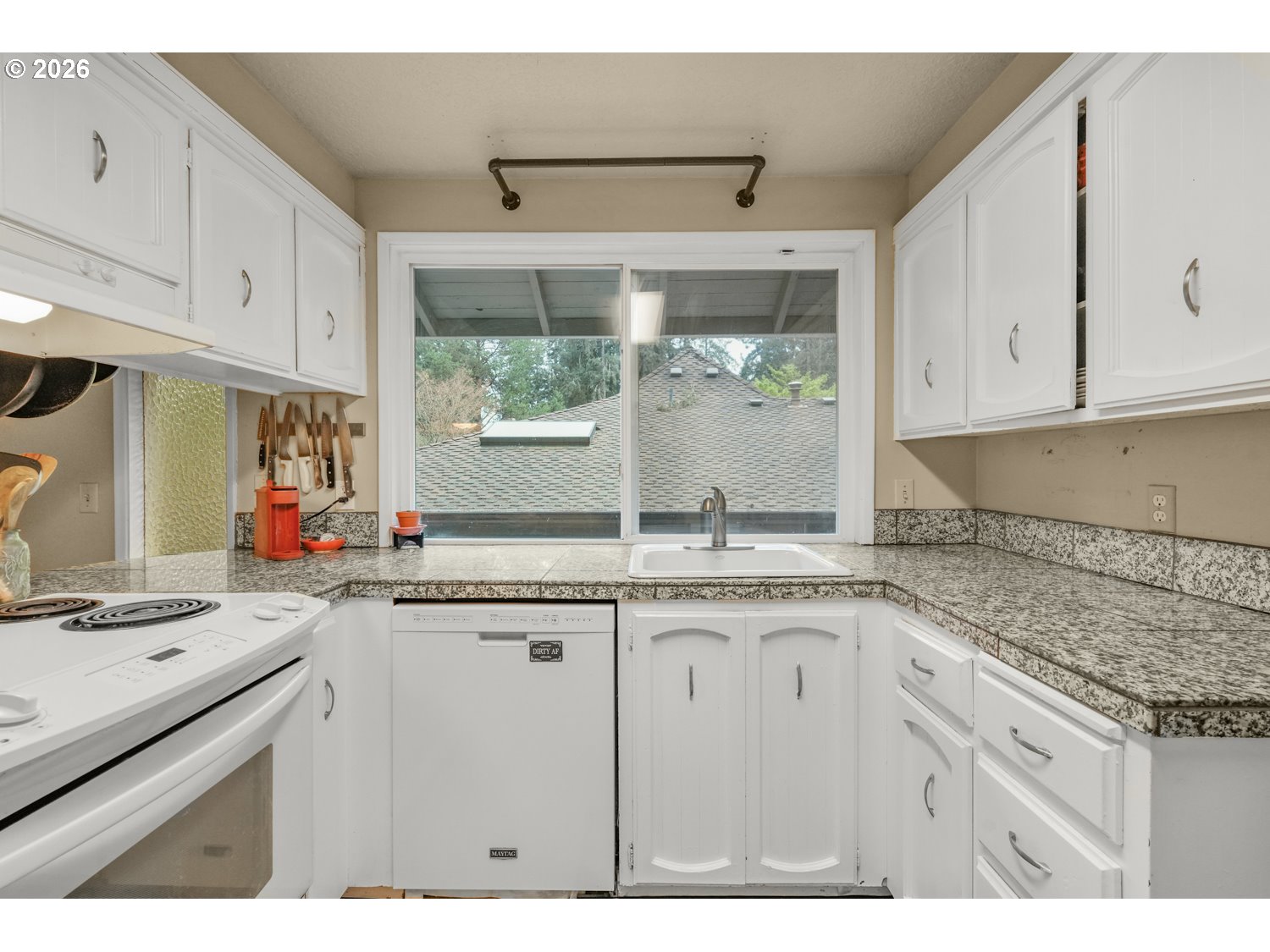 5770 Southwest Cranberry Court Beaverton, OR 97007 - Photo 14 of 29