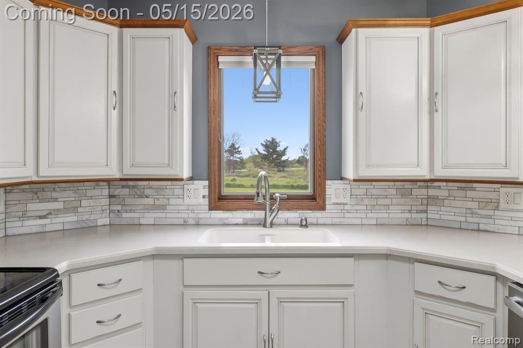 2381 Burke Road Fowlerville, MI 48836 - Photo 9 of 34