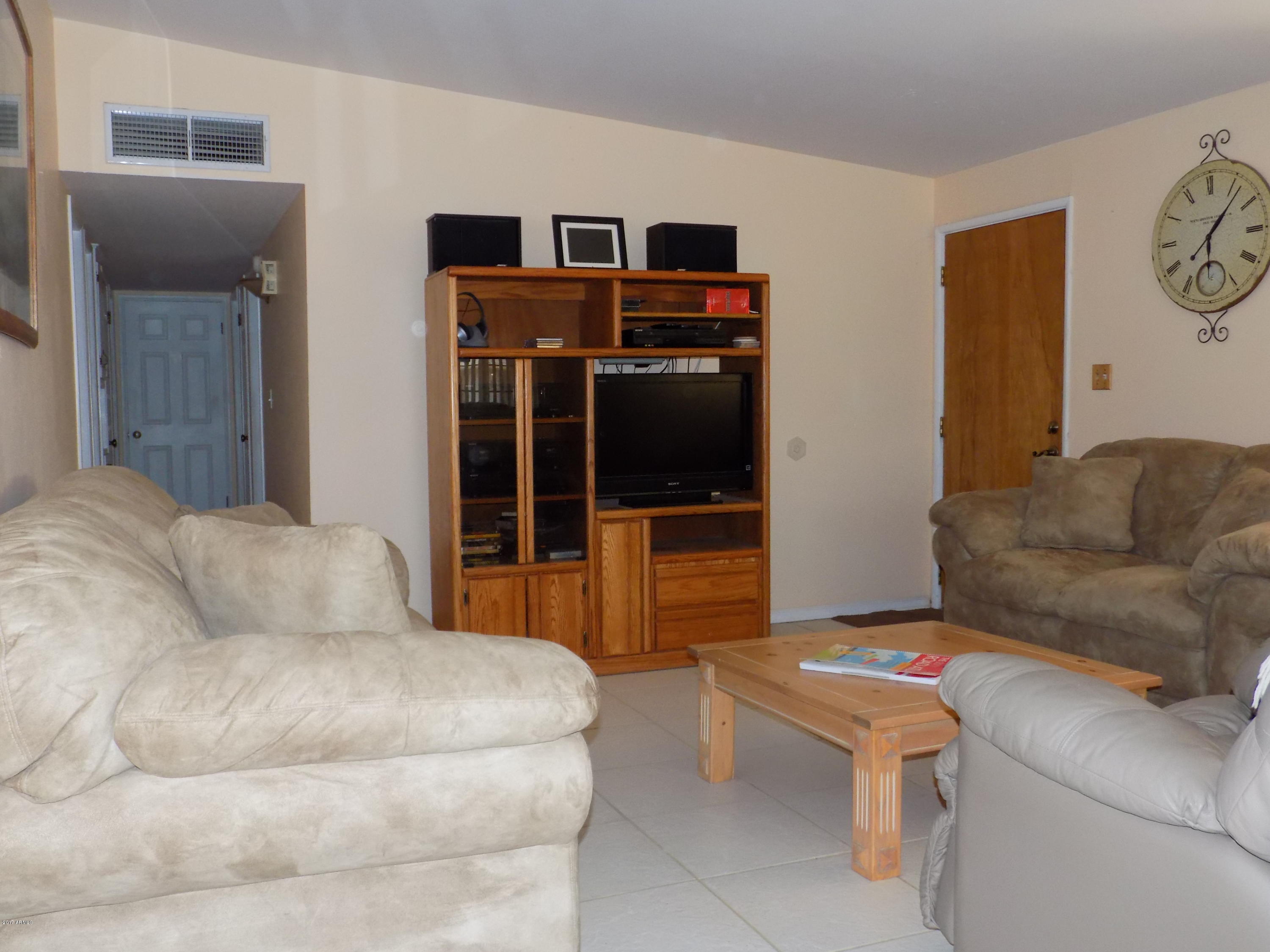 422 Hartford Road Kearny, AZ 85137 - Photo 13 of 37 Livingroom 4