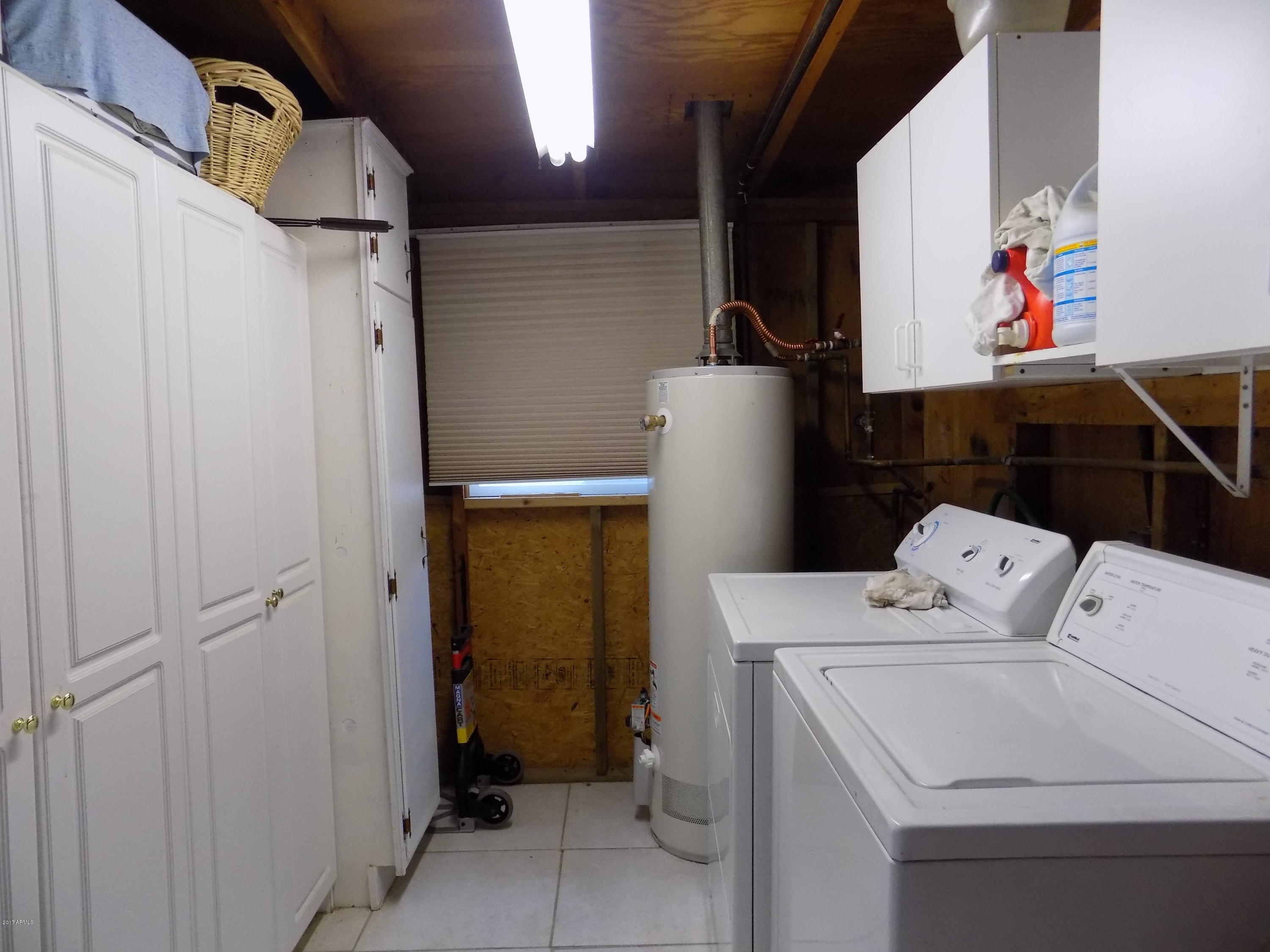 422 Hartford Road Kearny, AZ 85137 - Photo 29 of 37 Laundry Room 2