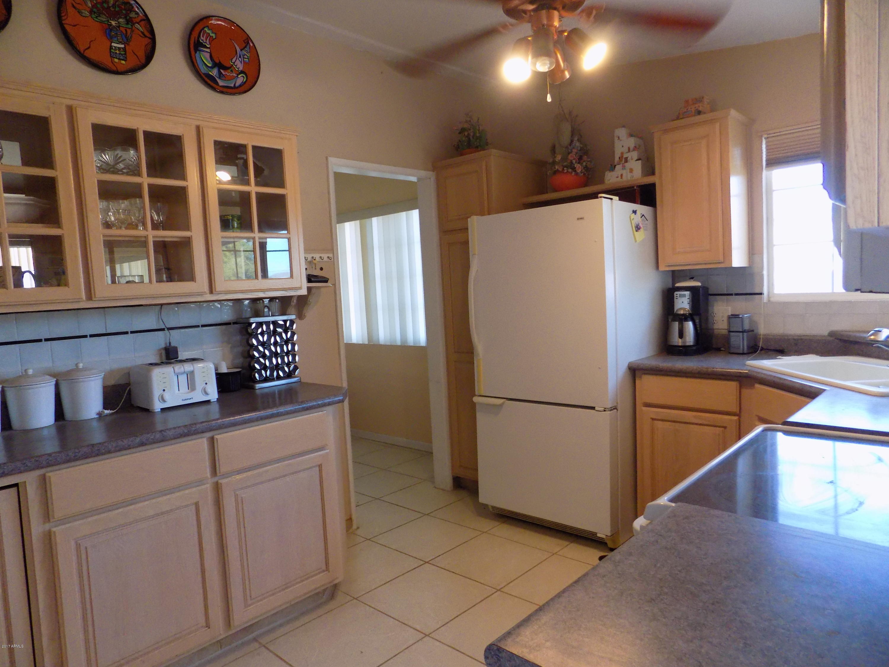 422 Hartford Road Kearny, AZ 85137 - Photo 6 of 37 Kitchen 2