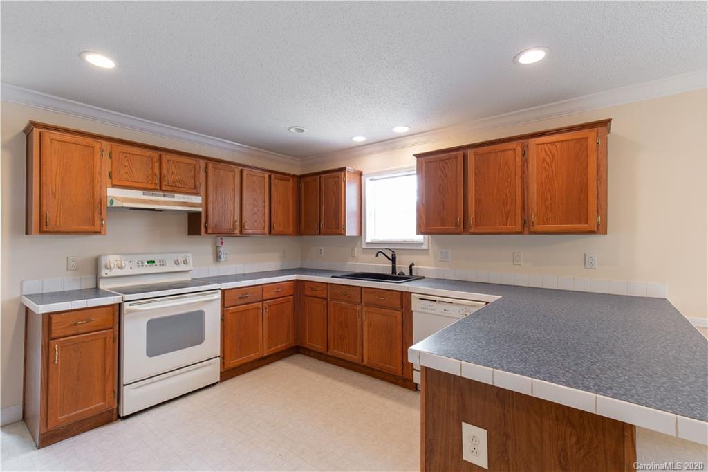 9537 Anne Taylor Road York, SC 29745 - Photo 13 of 20 Gallery Image 13