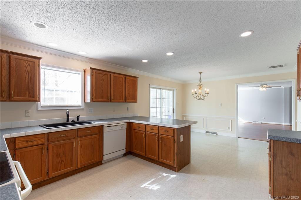 9537 Anne Taylor Road York, SC 29745 - Photo 14 of 20 Gallery Image 14