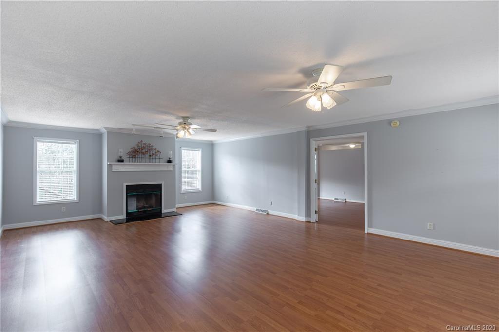 9537 Anne Taylor Road York, SC 29745 - Photo 4 of 20 Gallery Image 4