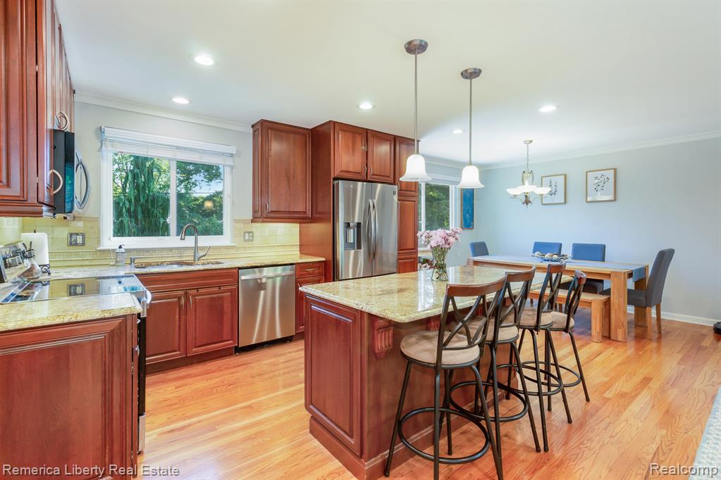 464 Welch Road Northville, MI 48167 - Photo 7 of 28