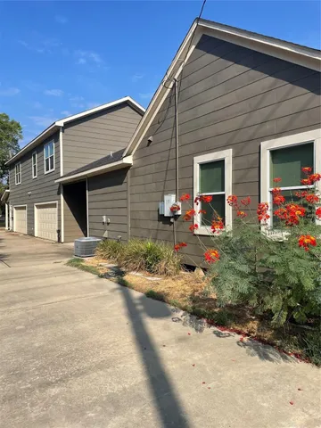 $1,750 | 517 Atchison Street, Sealy, TX 77474