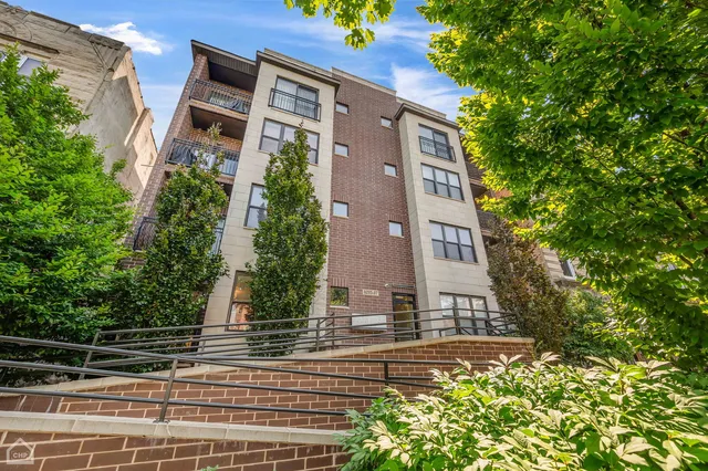 $2,538,000 | 4235 South Calumet Avenue, Chicago, IL 60653