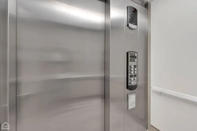 $2,538,000 | 4235 South Calumet Avenue, Chicago, IL 60653