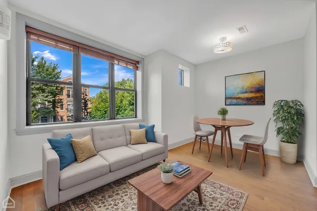 $2,538,000 | 4235 South Calumet Avenue, Chicago, IL 60653