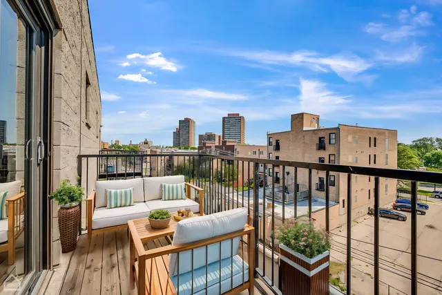 $2,538,000 | 4235 South Calumet Avenue, Chicago, IL 60653
