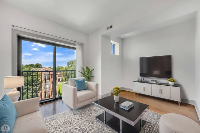 $2,538,000 | 4235 South Calumet Avenue, Chicago, IL 60653