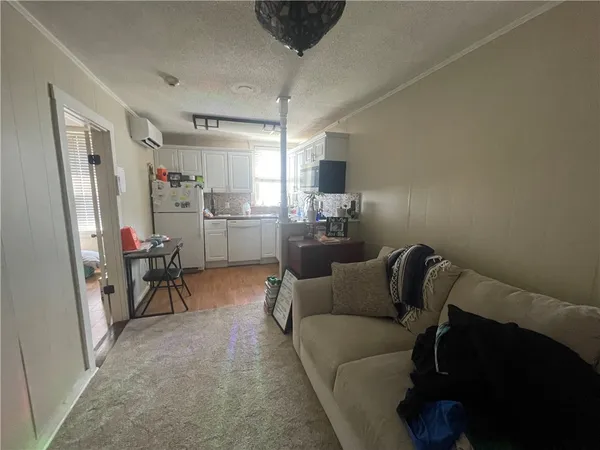 $2,000 | 38 Freebody Street, Unit 205, Newport, RI 02840