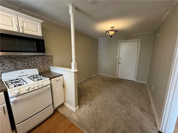 $2,000 | 38 Freebody Street, Unit 205, Newport, RI 02840