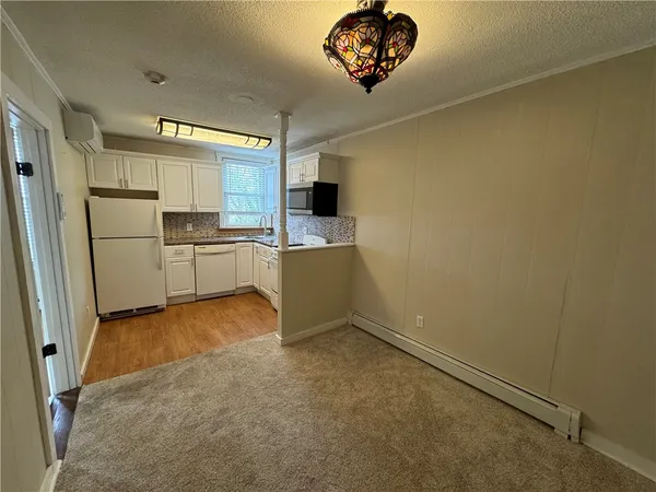 $2,000 | 38 Freebody Street, Unit 205, Newport, RI 02840