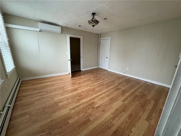 $2,000 | 38 Freebody Street, Unit 205, Newport, RI 02840