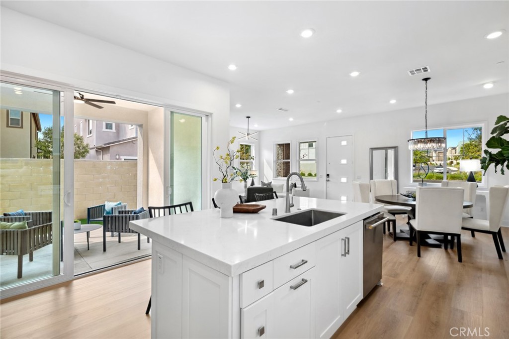 113 Bosal Irvine, CA 92618 - Photo 13 of 63