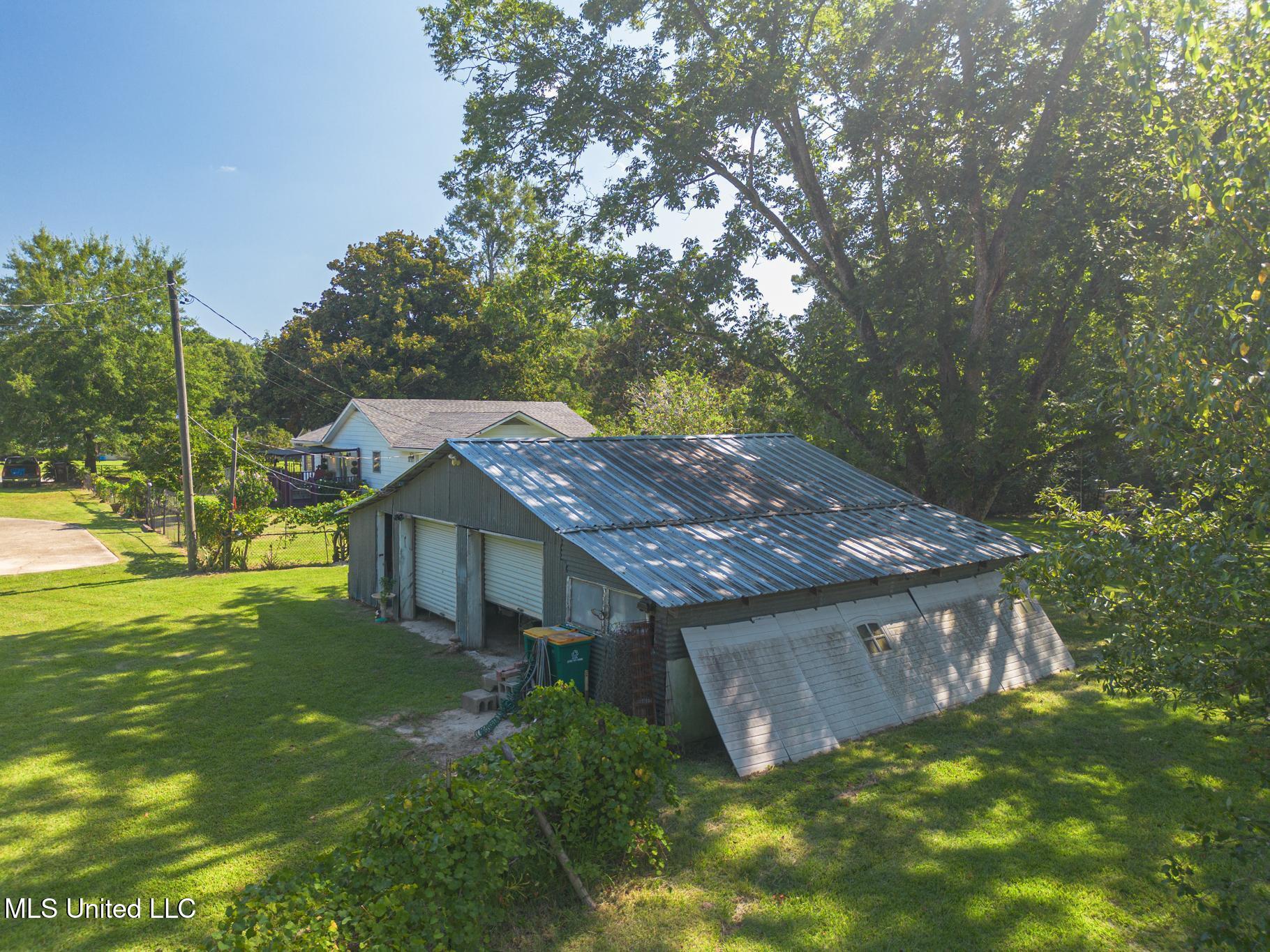 14160 John Clark Road Gulfport, MS 39503 - Photo 25 of 29 Metal workshop