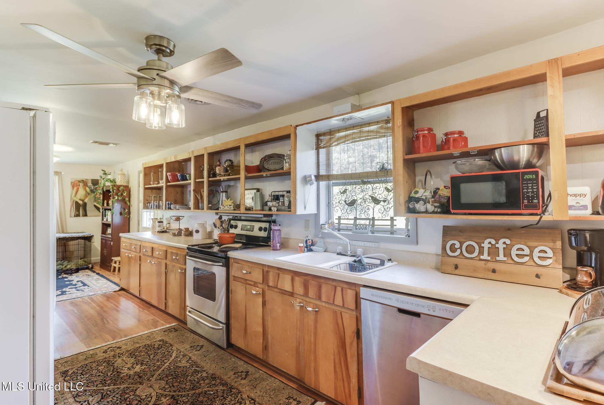 14160 John Clark Road Gulfport, MS 39503 - Photo 8 of 29 Kitchen