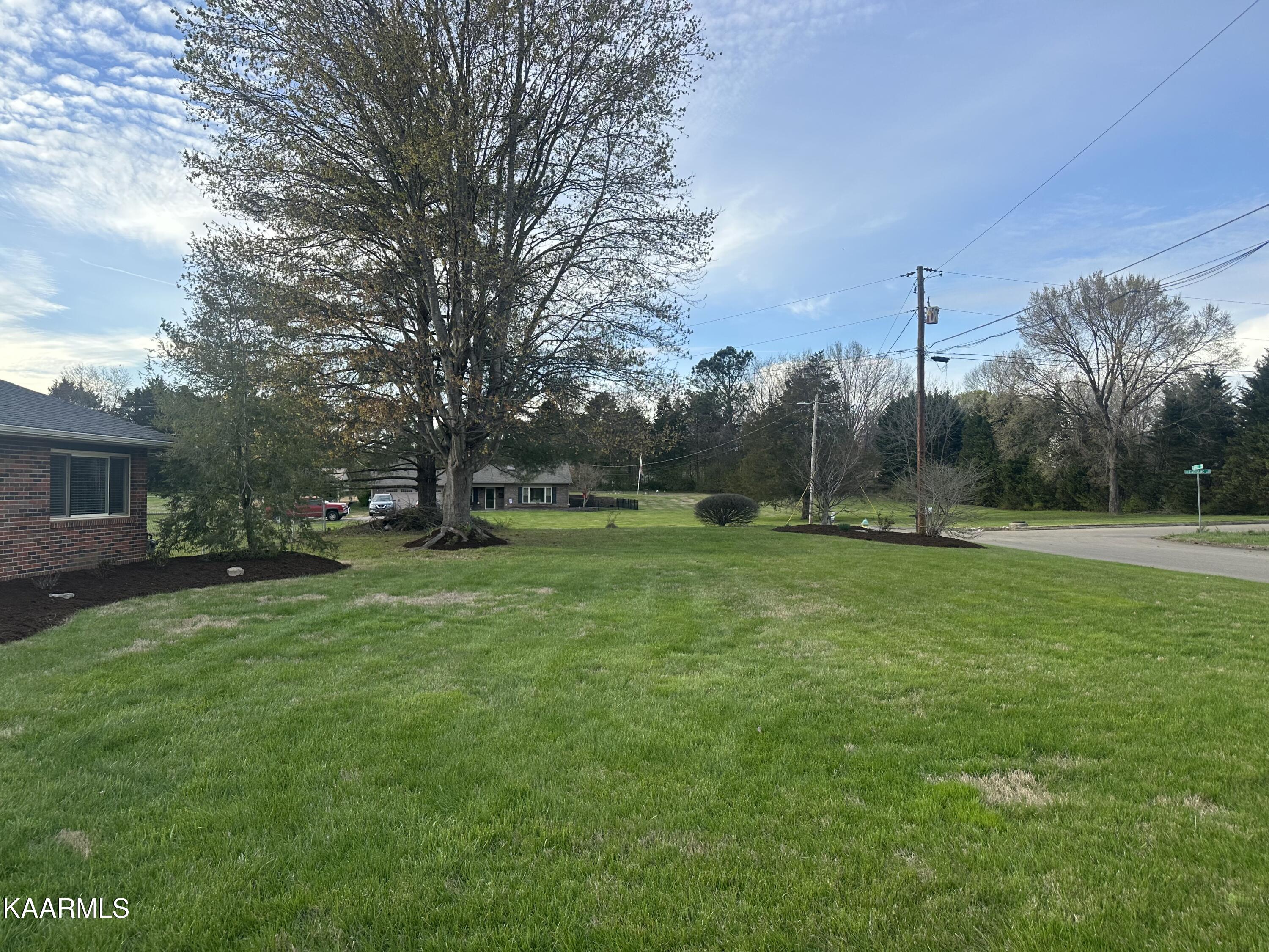 7244 Deville Way Powell, TN 37849 - Photo 5 of 27 F30F310C-A35C-4E60-A7F5-504FBCE763DE