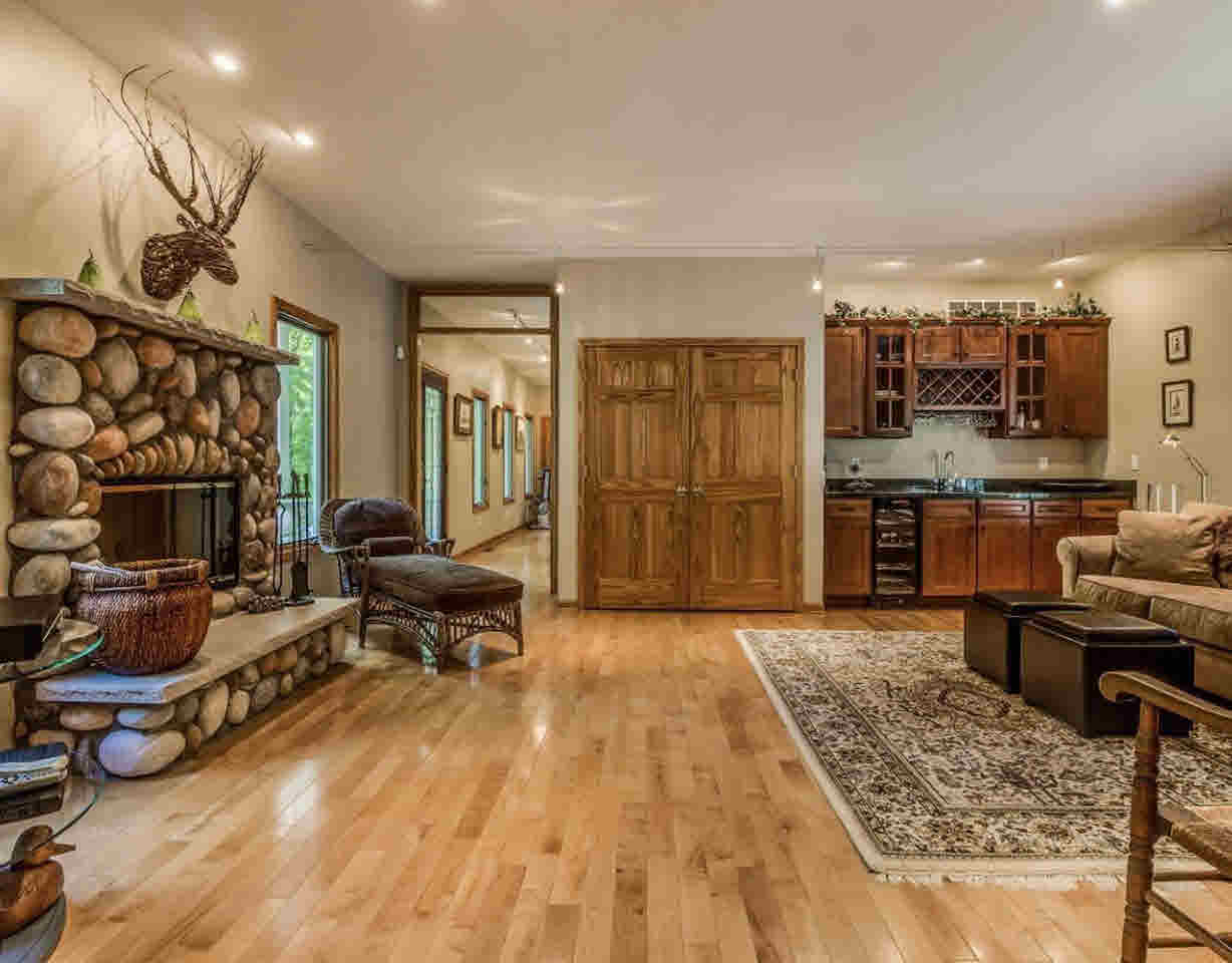 12125 Center Road Fenton, MI 48430 - Photo 18 of 56 21303056-17.JPG