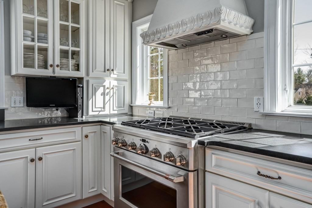 63 Orchard Road East Longmeadow, MA 01028 - Photo 8 of 40 Gallery Image 8