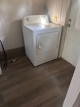 $1,400 | 302 Lone Star Road, Unit B, Bastrop, TX 78602