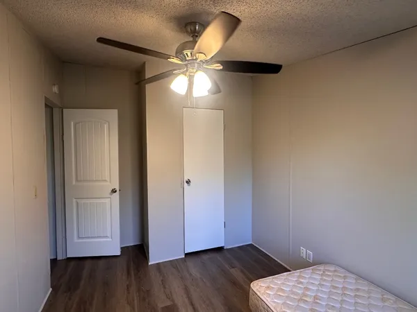 $1,400 | 302 Lone Star Road, Unit B, Bastrop, TX 78602