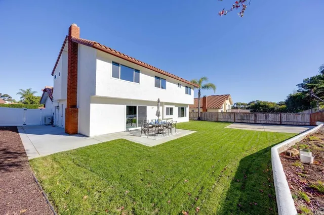 $1,799,000 | 2755 Victoria Avenue, Carlsbad, CA 92010