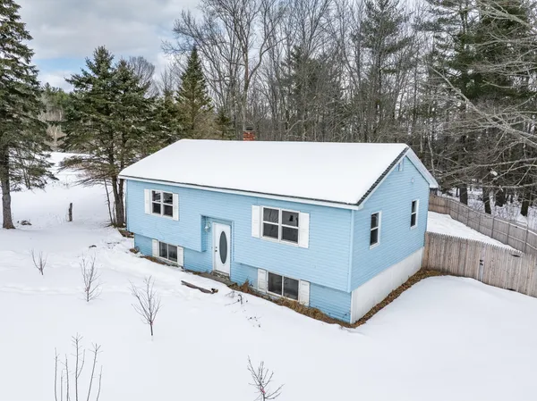 $329,000 | 1392 Carmel Road North, Hampden, ME 04444