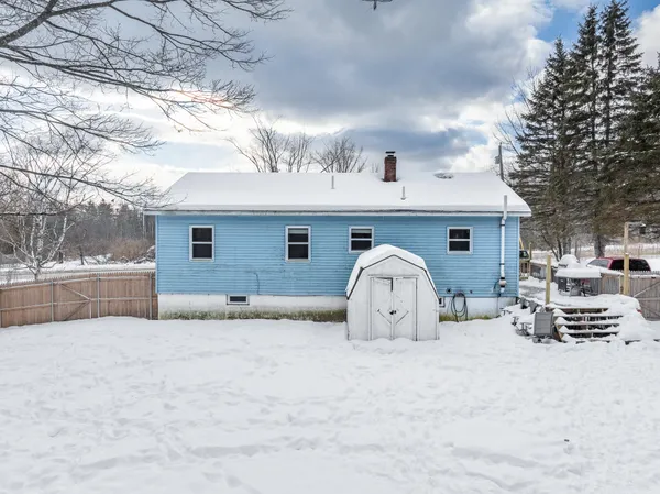 $329,000 | 1392 Carmel Road North, Hampden, ME 04444