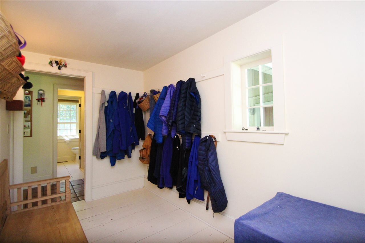 8 Little John Road Durham, NH 03824 - Photo 4 of 40