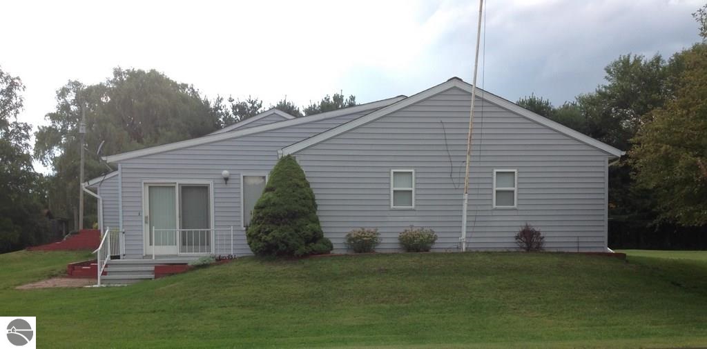 5691 East Valley Road Mount Pleasant, MI 48858 - Photo 2 of 53 1789873-1.JPG