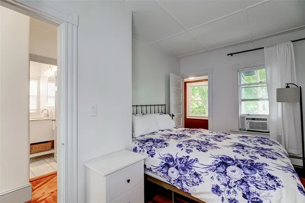 $8,000 | 7 Division Street, Newport, RI 02840