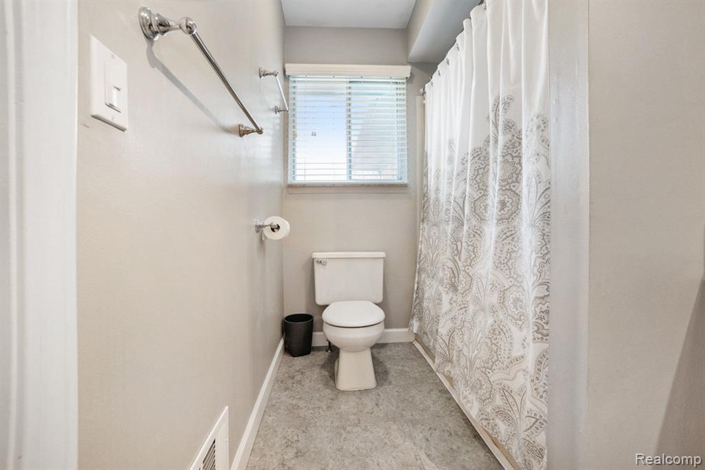 3835 Alida Avenue Rochester Hills, MI 48309 - Photo 16 of 26